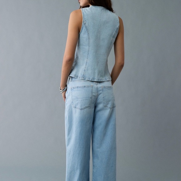 NWT American Eagle Outfitters Light Blue Denim Vest - Picture 2 of 5